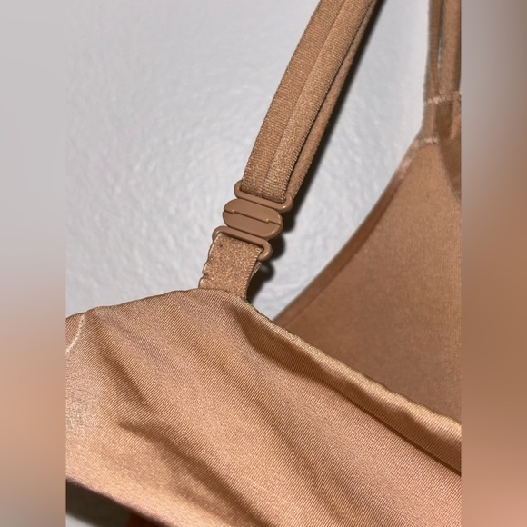 Victoria's Secret Very Sexy Shimmering Nude Lustrous Push up Bra - Picture 7 of 12